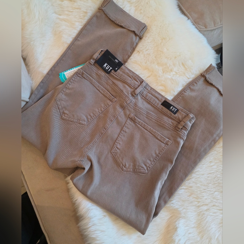 NWT Kut from the Kloth Women's Toasted Almond  Straight Leg Cropped Jeans Size 4